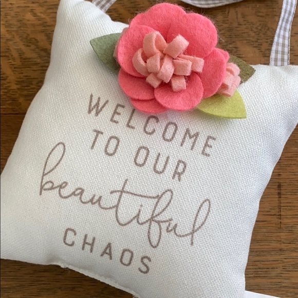 welcome pillow door hanger - Picture 6 of 10